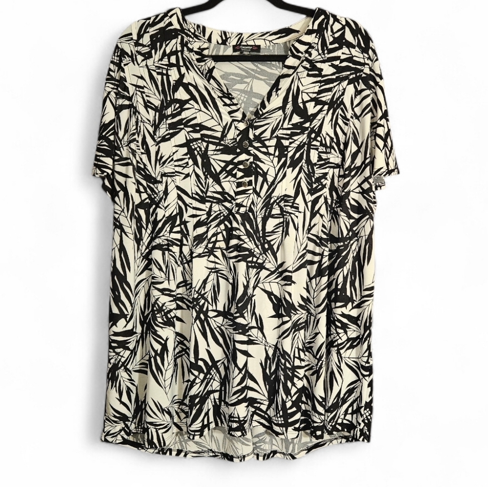 Cocomo Woman 3X Black White Palm Print Henley Tunic Top Pleated Plus Size